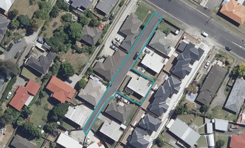 11B Carey Street, Maeroa, Hamilton - Carousel 1