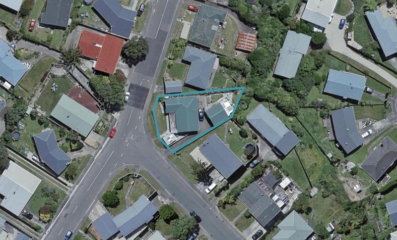 38 Bellringer Crescent, Newlands, Wellington - Carousel 1