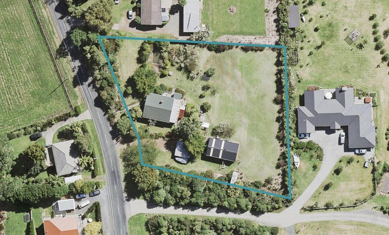 80 Shaw Road, Oratia, Auckland - Carousel 1