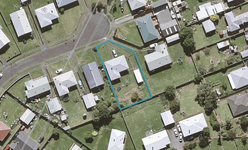 12 Tohora Place, Spotswood, New Plymouth - Carousel 1