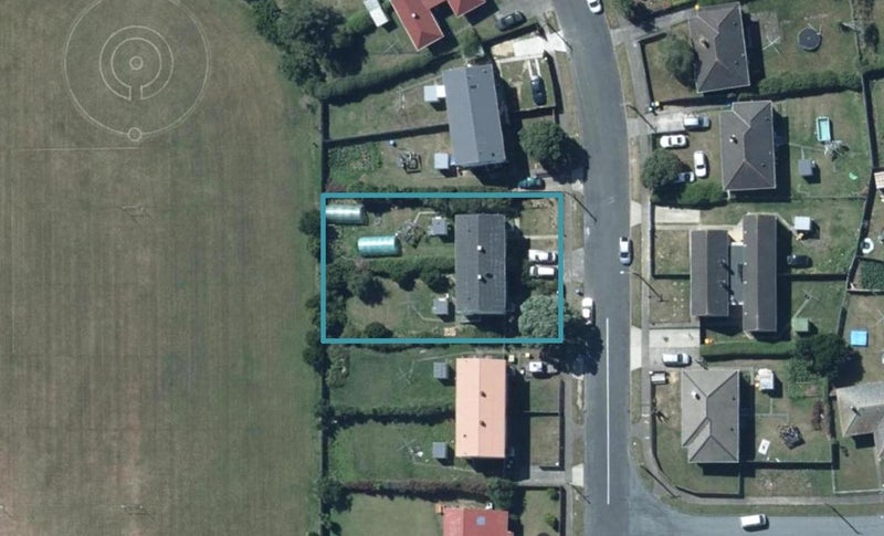 22 Miranda Street, Cannons Creek, Porirua - Carousel 1