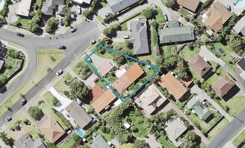 1/19 Hollyhock Place, Browns Bay, Auckland - Carousel 1