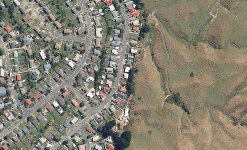 92 Arahura Crescent, Waitangirua, Porirua - Carousel 1