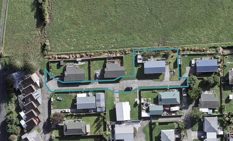 31H Springs Road, Parakai, Helensville - Carousel 1