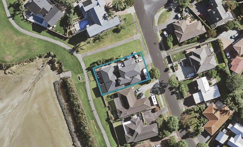 45 St Annes Crescent, Wattle Downs, Auckland - Carousel 1