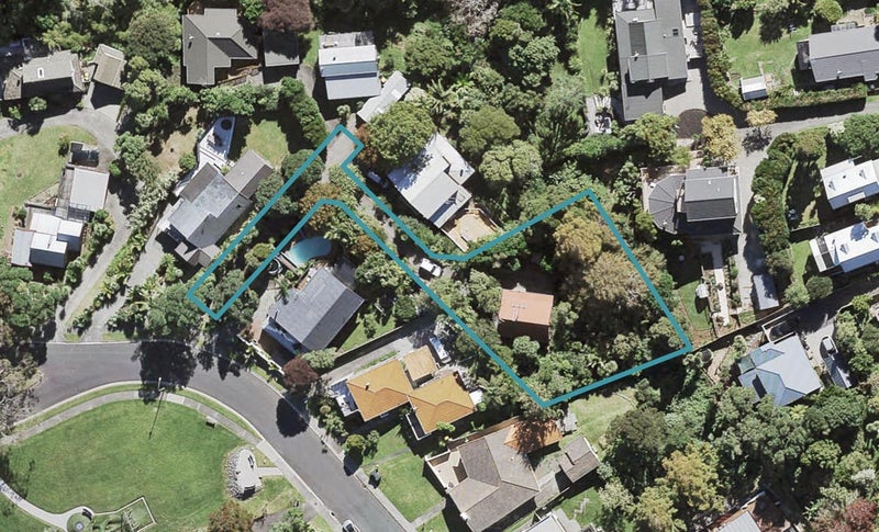 13 Jacaranda Avenue, Beach Haven, Auckland - Carousel 1