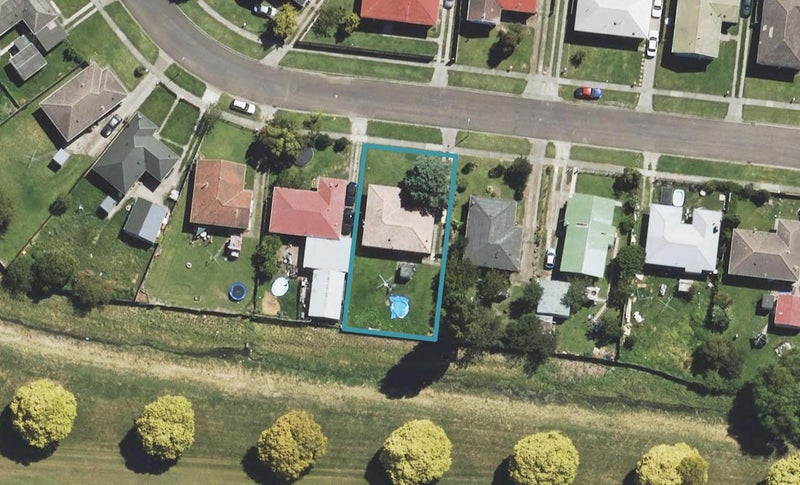 11 Lawrence Street, Outer Kaiti, Gisborne - Carousel 1