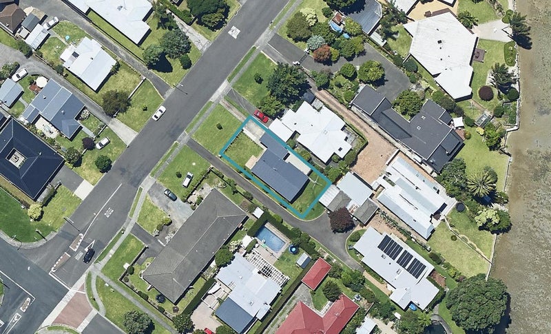 12A Burrows Street, Tauranga South, Tauranga - Carousel 1