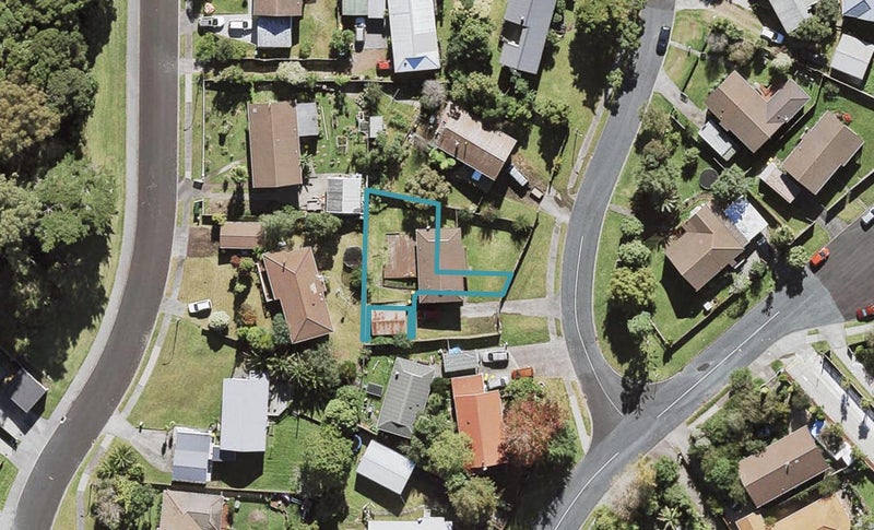 4D Trengove Place, West Harbour, Auckland - Carousel 1