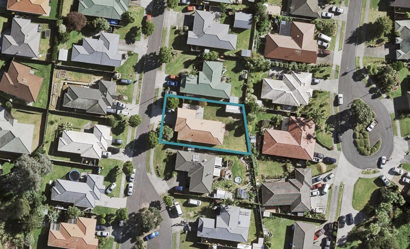 10 Reremanu Place, Weymouth, Auckland - Carousel 1