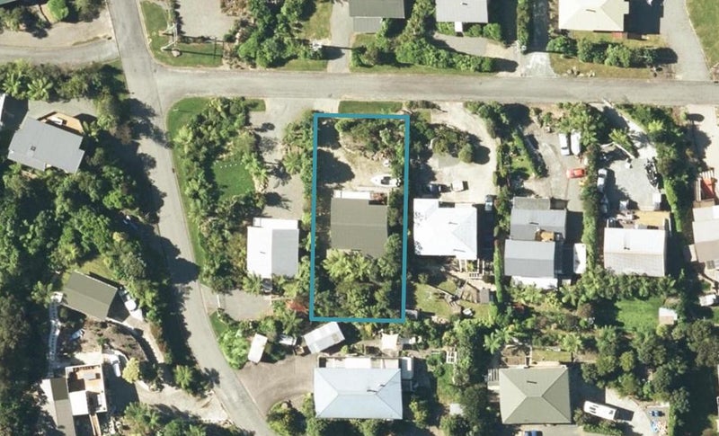 4 Field Terrace, Ōkiwi Bay - Carousel 1