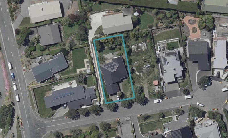 5 Hilltop Lane, Mount Pleasant, Christchurch - Carousel 1