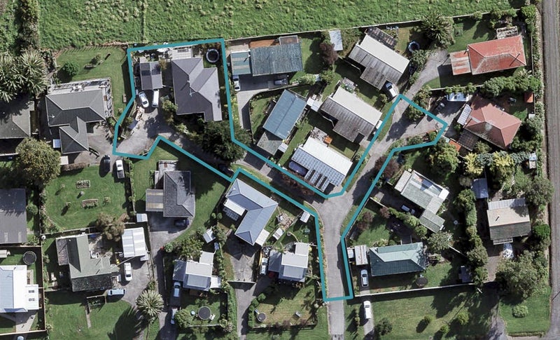 55 Springs Road, Parakai, Helensville - Carousel 1