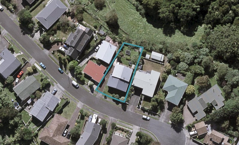 17 Montana Place, Merrilands, New Plymouth - Carousel 1