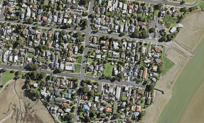 6D Beihlers Road, Weymouth, Auckland - Carousel 1