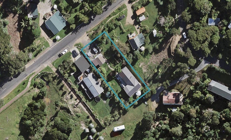 65 Sea View Road, Ostend, Waiheke Island - Carousel 1