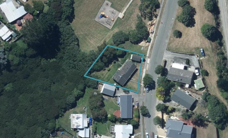 2 Stemhead Lane, Whitby, Porirua - Carousel 1