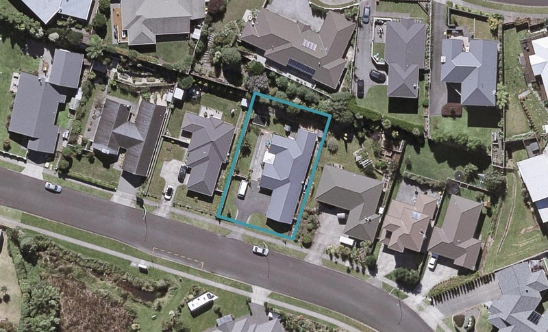 17 Ainslee Street, Highlands Park, New Plymouth - Carousel 1