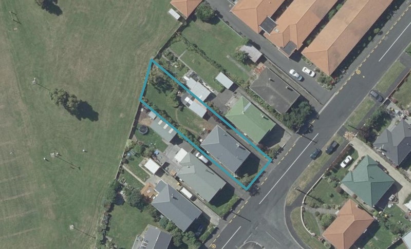 25 Somerville Street, Andersons Bay, Dunedin - Carousel 1