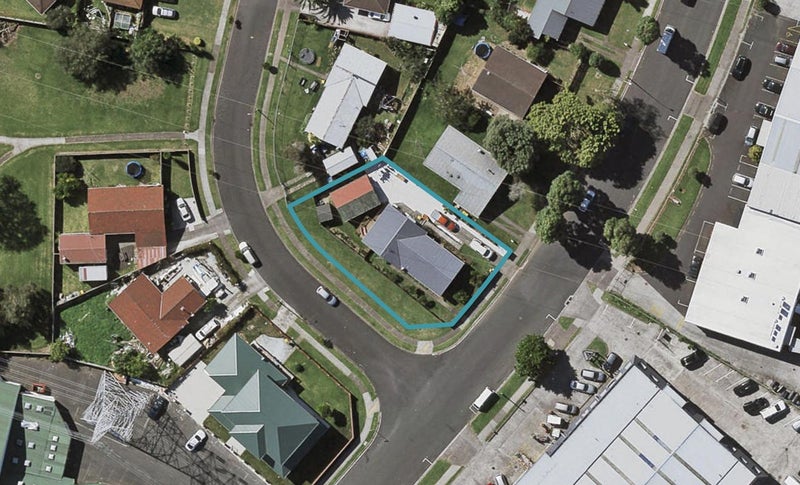 71 Alexander Crescent, Otara, Auckland - Carousel 1