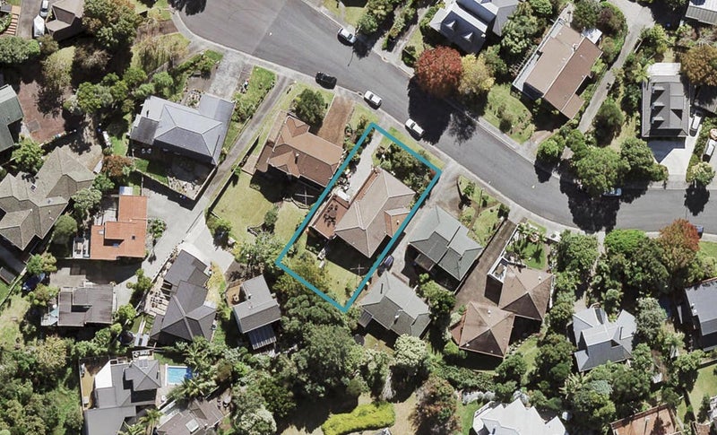 12 Royal Viking Way, Lynfield, Auckland - Carousel 1
