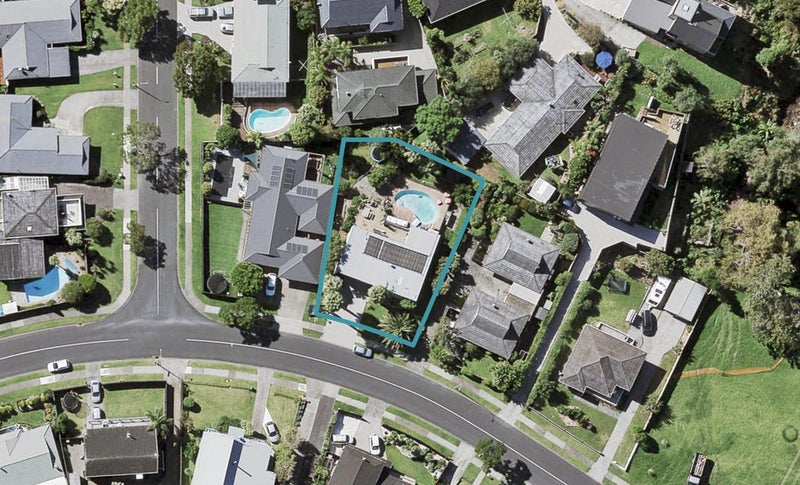 16 Fratley Avenue, Farm Cove, Auckland - Carousel 1
