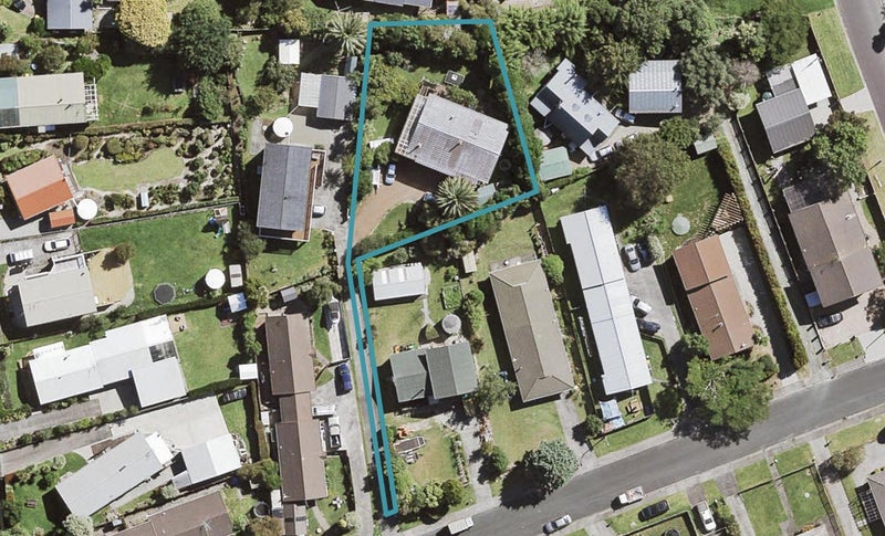 8 Pinotage Place, Huapai, Kumeu - Carousel 1