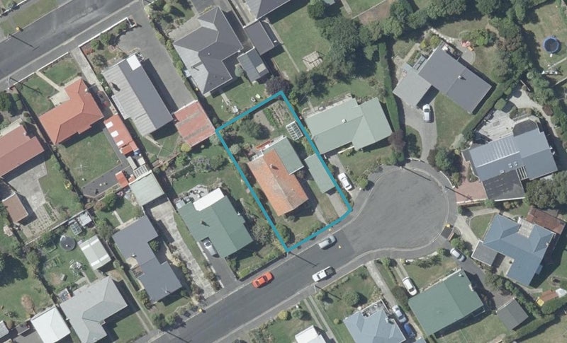 9 Erskine Place, Saint Clair, Dunedin - Carousel 1