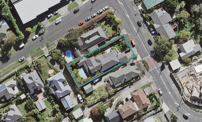 76 Hinemoa Street, Birkenhead, Auckland - Carousel 1