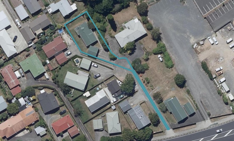 38 Kahikatea Drive, Melville, Hamilton - Carousel 1