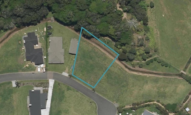 13 Edgewater Place, Matapouri, Whangārei - Carousel 1