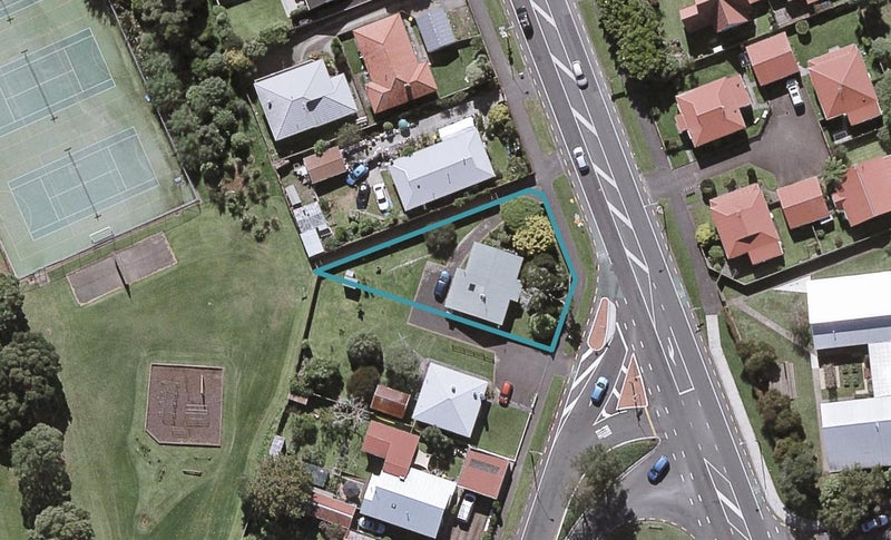 236 Coronation Avenue, Welbourn, New Plymouth - Carousel 1