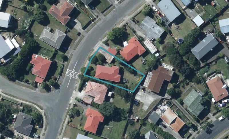 44 Desert Gold Street, Ascot Park, Porirua - Carousel 1