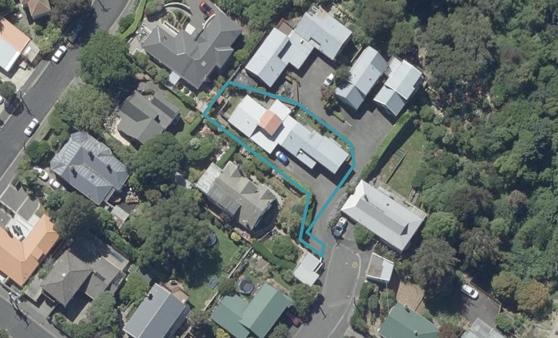 2/6 Dudley Place, Maori Hill, Dunedin - Carousel 1