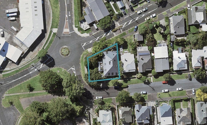 38 Ewen Alison Avenue, Devonport, Auckland - Carousel 1