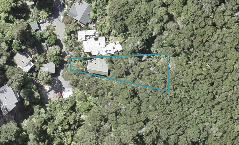 13 Huia Road, Days Bay, Lower Hutt - Carousel 1