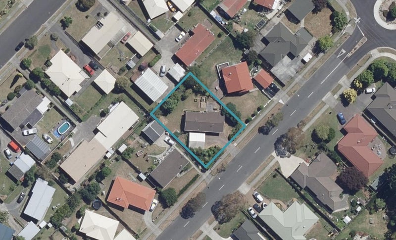 6 Dixon Road, Fitzroy, Hamilton - Carousel 1