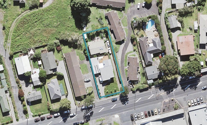 1/75 Godley Road, Green Bay, Auckland - Carousel 1