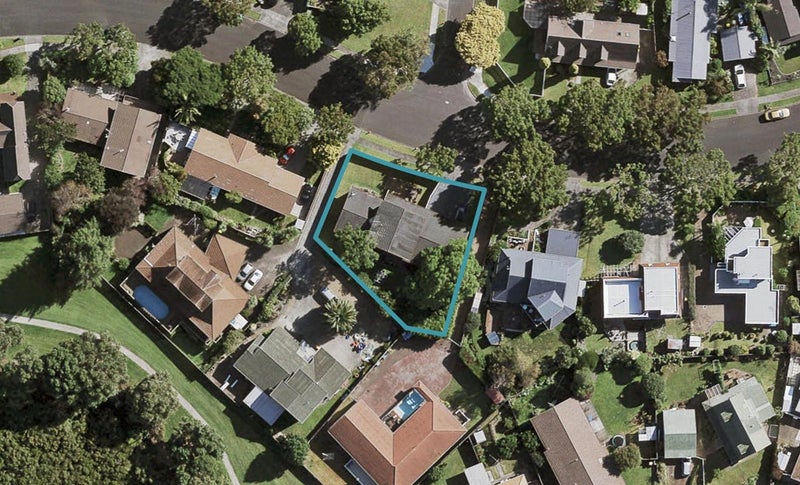 16 Emory Drive, Conifer Grove, Takanini - Carousel 1