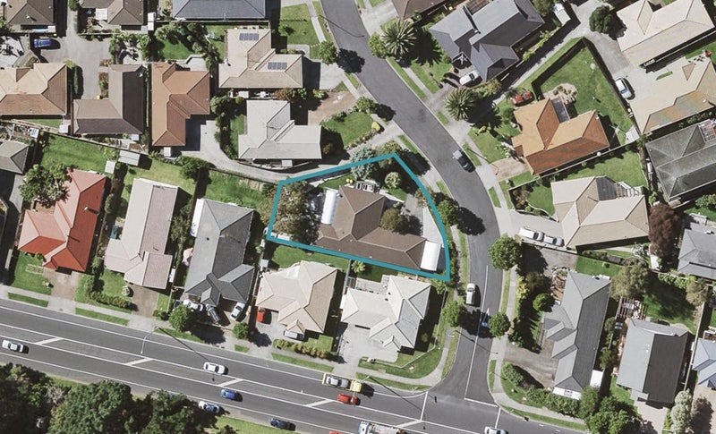 6 Bernie Edwards Place, Botany Downs, Auckland - Carousel 1