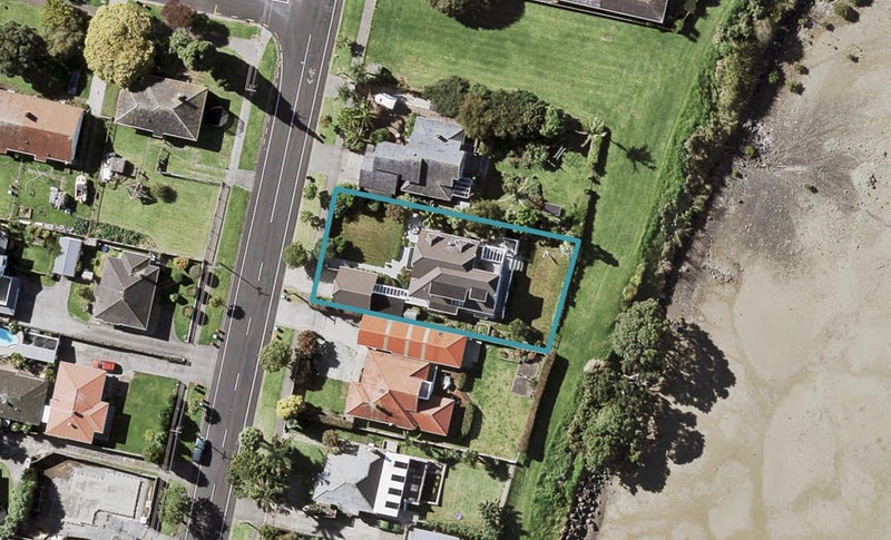 204 Riverside Avenue, Point England, Auckland - Carousel 1