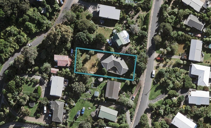 47 Jellicoe Parade, Surfdale, Waiheke Island - Carousel 1