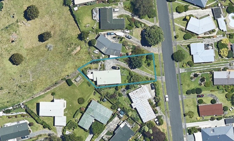 21 Upland Street, Brookfield, Tauranga - Carousel 1