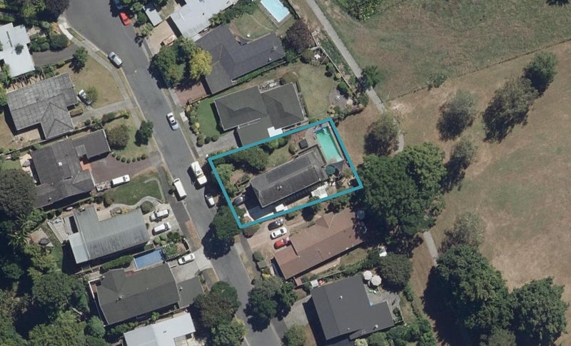 10 McInnes Place, Queenwood, Hamilton - Carousel 1