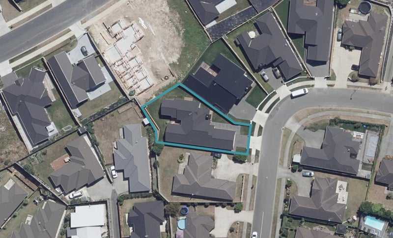 5 Santiago Place, Flagstaff, Hamilton - Carousel 1