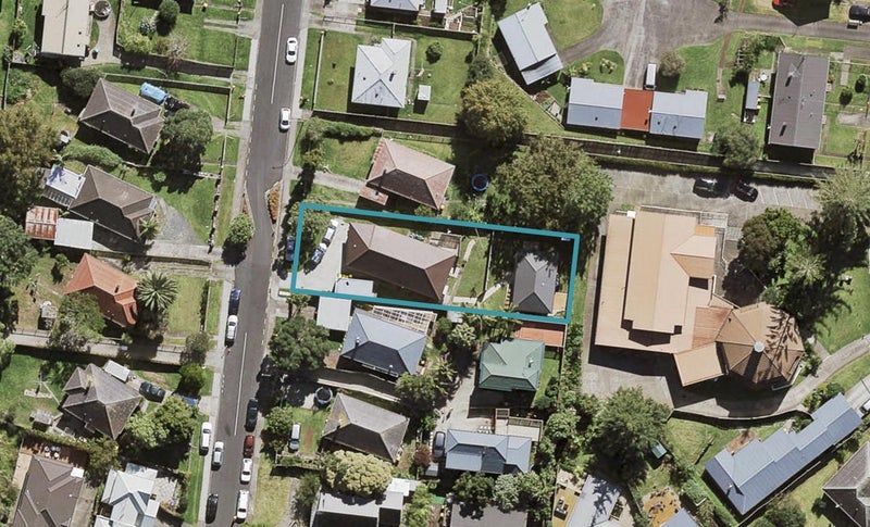 11 Potter Avenue, Northcote, Auckland - Carousel 1