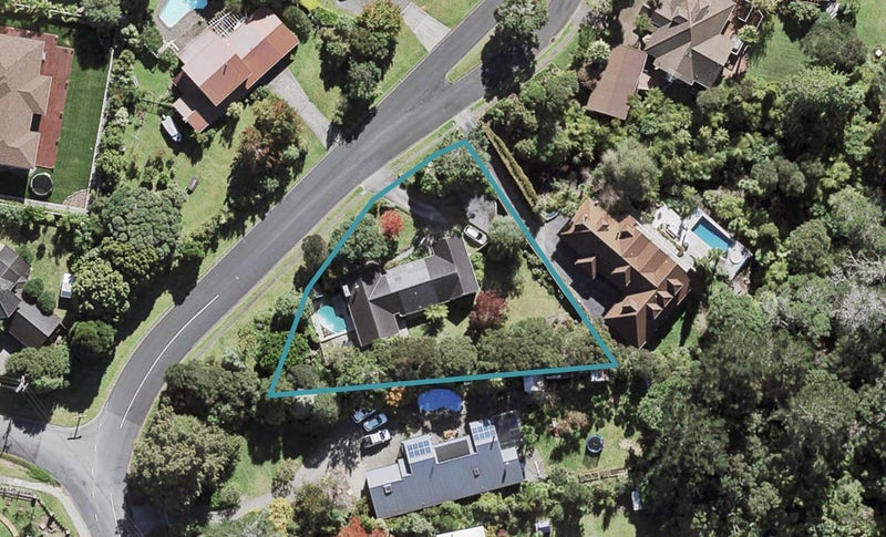1 Kingfisher Grove, Greenhithe, Auckland - Carousel 1