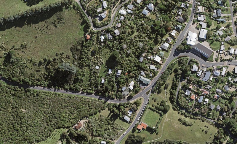 109 Ocean View Road, Oneroa, Waiheke Island - Carousel 1