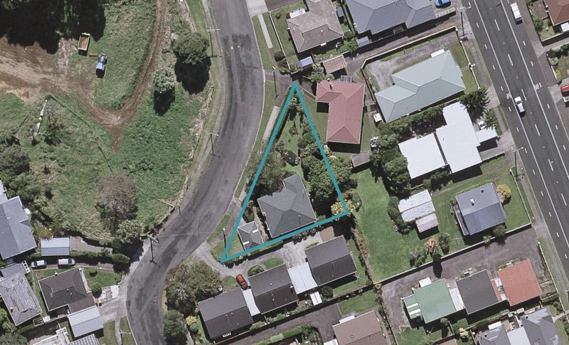 15 Ballance Street, Lower Vogeltown, New Plymouth - Carousel 1