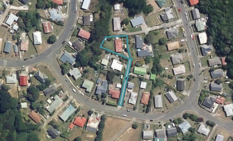 13 Cardiff Crescent, Cannons Creek, Porirua - Carousel 1
